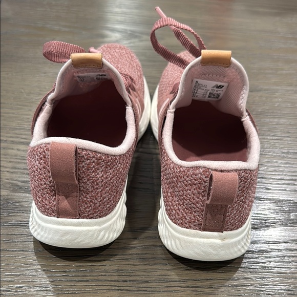 New Balance Women’s Fresh Foam Running Shoes Size 6.5 - Picture 6 of 6